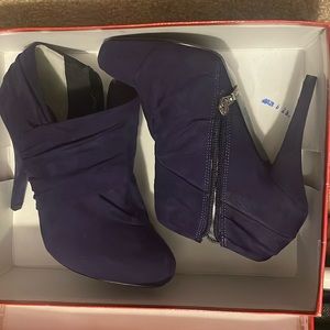 Stiletto purple heels